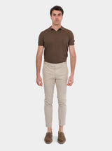Beige-Weiß